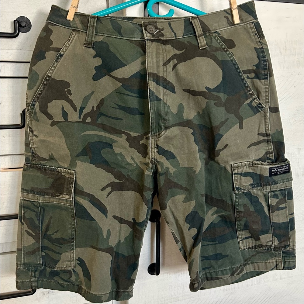 Wrangler Green Camouflage Cargo shorts
